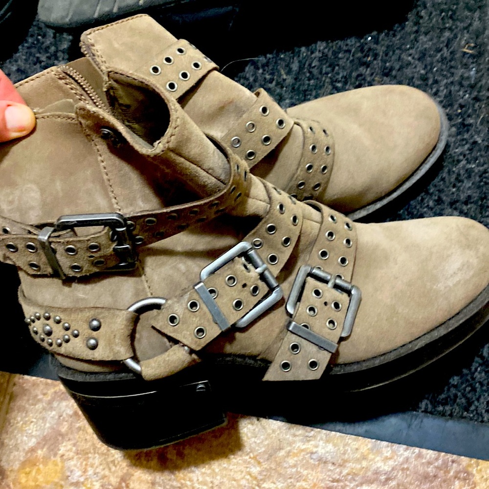 Ankle boots